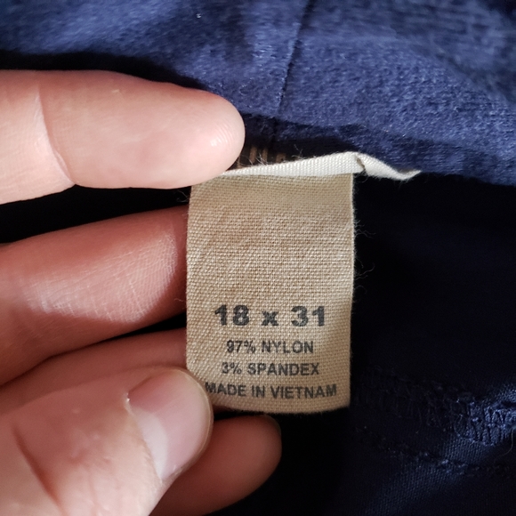 Like New Duluth Trading Co On The Fly Navy Blue Pants Women's Size 18 X 31 - Picture 10 of 10